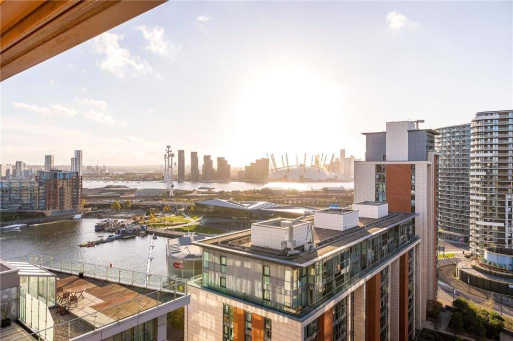 Two Bedroom Apartment - London Excel Stays Exterior photo